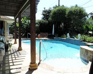 POOL AND OUTDOOR ITEMS