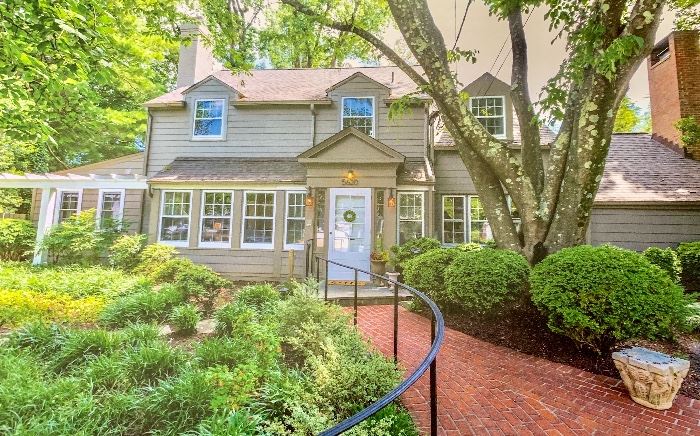 Bethesda Estate Sale hosted by Bethesda Downsizing and Estate Sales