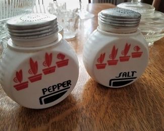 Vintage Salt Pepper Shakers