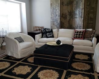 Living room photo, sorry the folding screen is not for sale