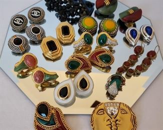 Ladies costume earrings