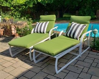 Pair of chaise lounges
