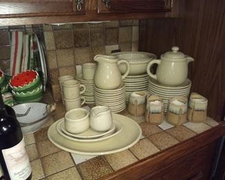 Large stoneware set dishes