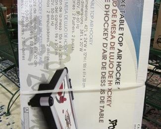 DELUXE TABLE TOP AIR HOCKEY GAME