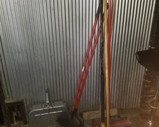 Push Brooms, Deck Brooms and Dust Pan