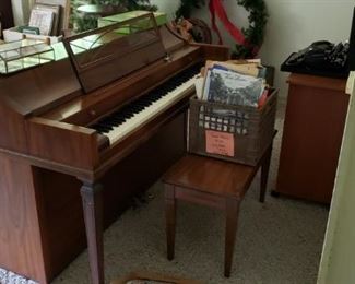 Console piano with bench