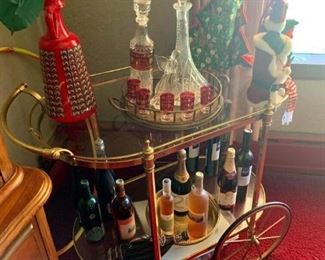 Bar / tea cart with decanter set