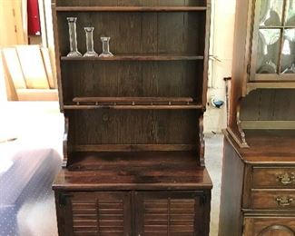Ethan Allen hutch/chest with bookcase top.