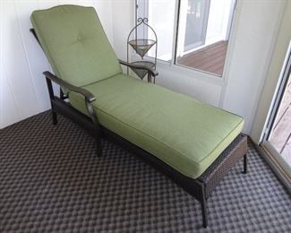 Indoor/Outdoor Green Chaise