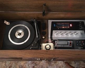 Turntable, AM/FM, 8track