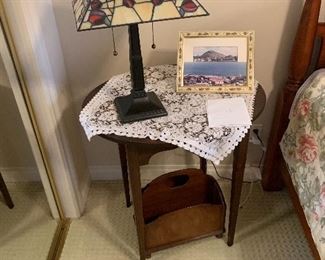 stain glass lamp and night stand
