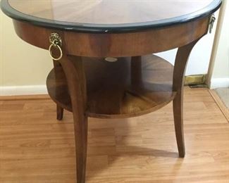 Round Wood Table https://ctbids.com/#!/description/share/194291