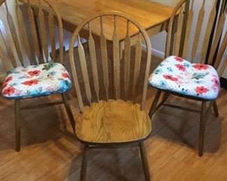 Wood Table & 4 Chairs   https://ctbids.com/#!/description/share/194306