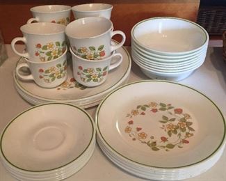 Corelle "Strawberry Sundae" Dish Set