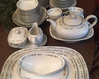 Franconia "Cindy" Dinnerware 