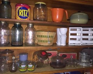 Assorted Kitchen Items