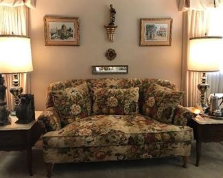 Highland House Cotswold Cottage sofa