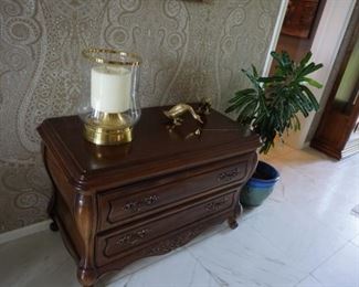Bombast chest, brassAnd glass candle holder