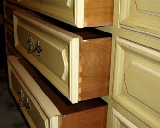 Superior Quality Dovetail Drawer Construction