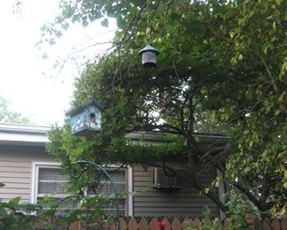 Various Bird Houses For Sale (as Long a No Active Residents/Birds Using them) 