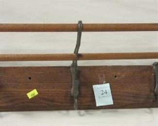 SMALL ANTIQUE WALL MOUNT RACK