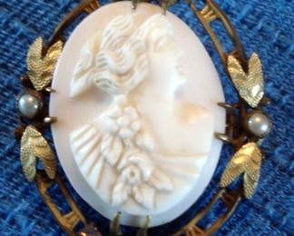 Gold & Pearl Cameo Brooch