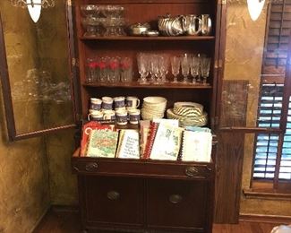 Antique mahogany Duncan Phyfe China Cabinet