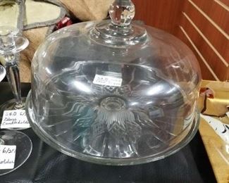 Cake platter with cover