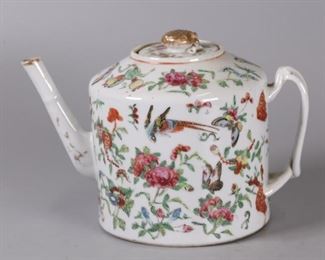 Chinese export porcelain teapot, possibly 19th c.