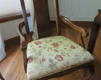 Connoisseur Dining Table & 8 Chairs
Drexel Heritage
