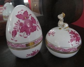 Herend Chinese Bouquet Raspberry Egg
Herend Koi Fish Trinket Chinese Bouquet Raspberry
