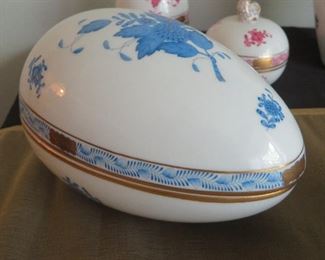 Herend  Blue Chinese Bouquet Large Egg
