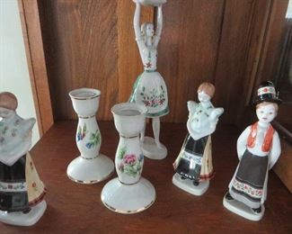 Vintage Hollohaza Porcelain Girl in Flower Back Dress
Vintage Hollohaza Porcelain Girl Dancing with Pillow