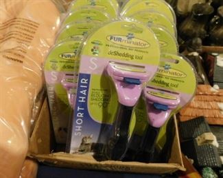 Furminator de shedding pet comb