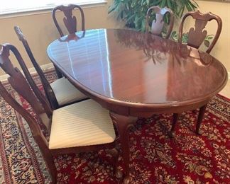 Cherry Dinning Room Table With Two Leaves And Six Chairs