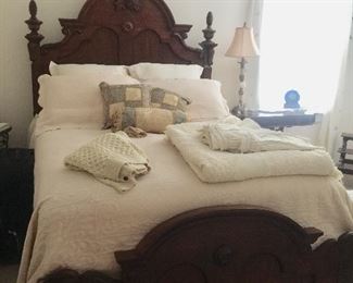 Queen Victorian Style Bed