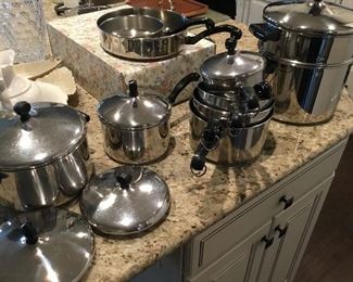 Complete set of Faberware post and pans in great condition