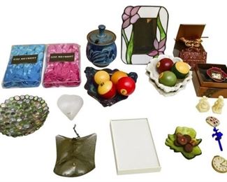 12. Mixed Lot of Decorative Accessories