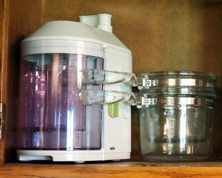 Braun Electric Juicer, Pyrex Double Boiler, Food Slicer And Hamilton Beach Electric Knife