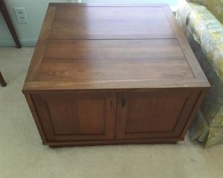 MCM End Table (W= 27.5in x D= 27.5in x  H=17-5/8in)