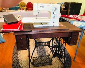 Bernina 830 sewing machine with carrying case, singer oak case with cast iron legs