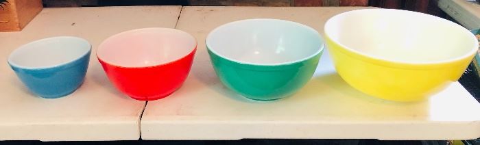Vintage Primary color Pyrex bowl set