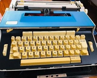 1971 Remington Automatic 612 typewriter