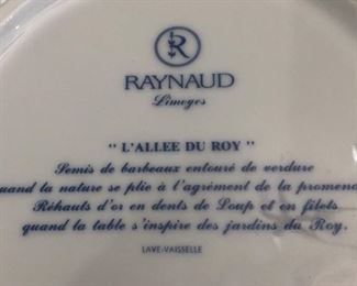 Raynaud "L'Alle du Roy" - Elegant Limoges porcelain, partly gold-plated, suitable for the dishwasher, but not for the microwave.