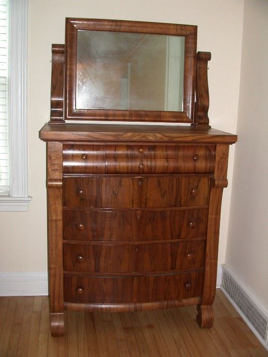 Vintage Dresser w/ mirror