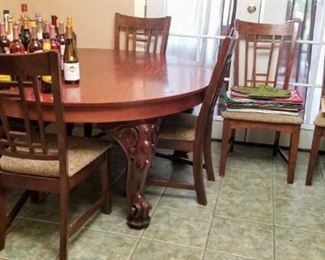 Round Dining Room Table with 6 chairs