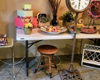 piano stool with claw feet