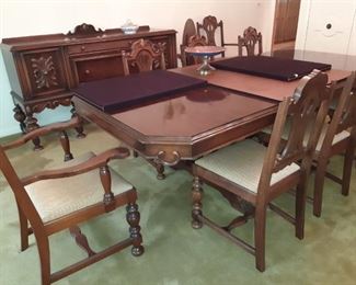 Another angle of this beautiful set