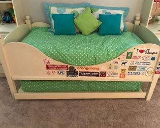 Pottery Barn Trundle Bed