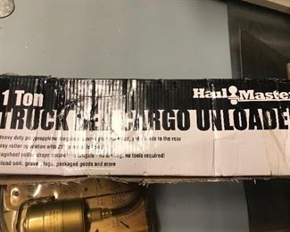 Truck Bed Cargo Unloader